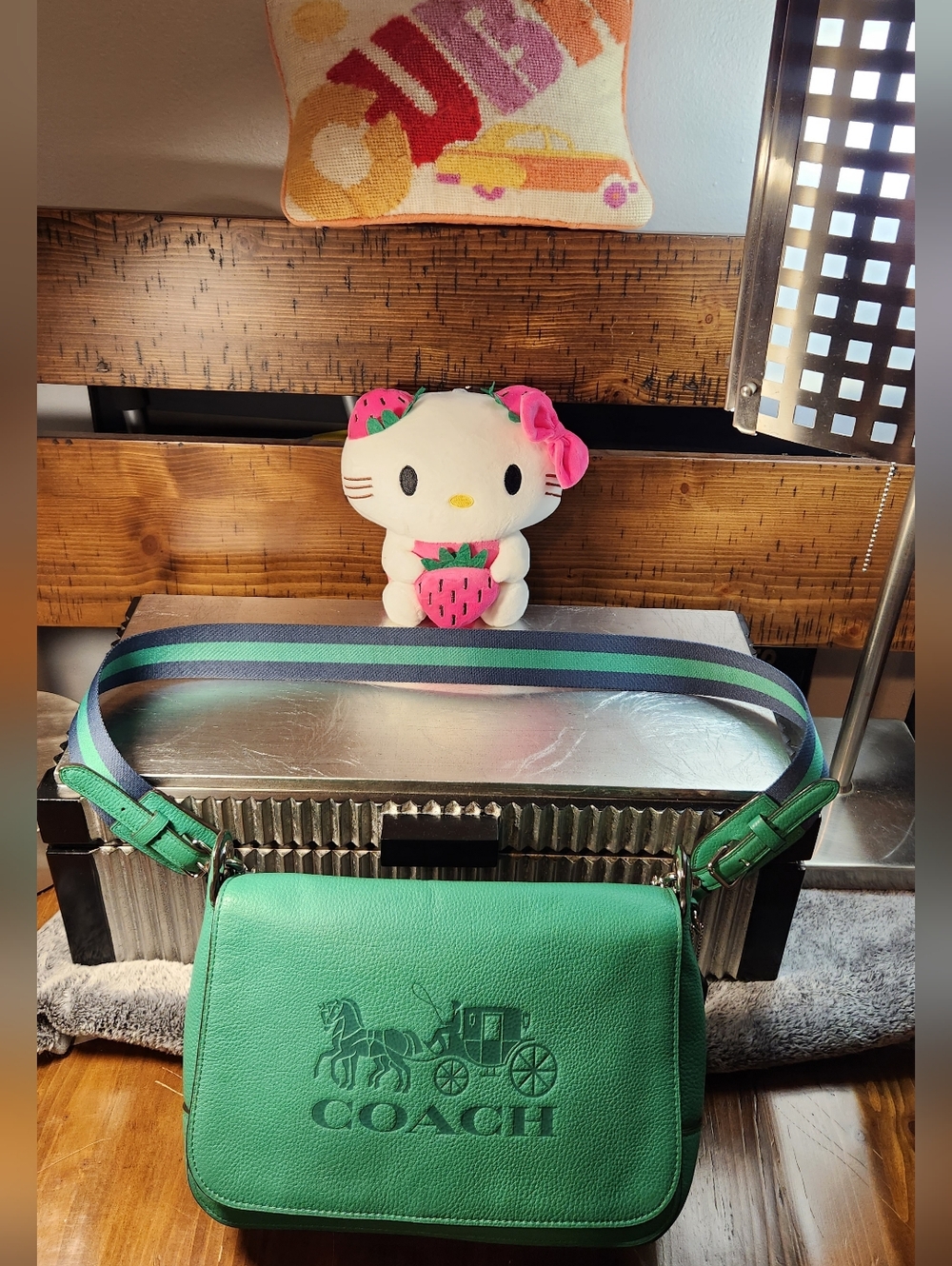 Green Crossbody Coach Bag with Horse & Carriage - Picture 5 of 17